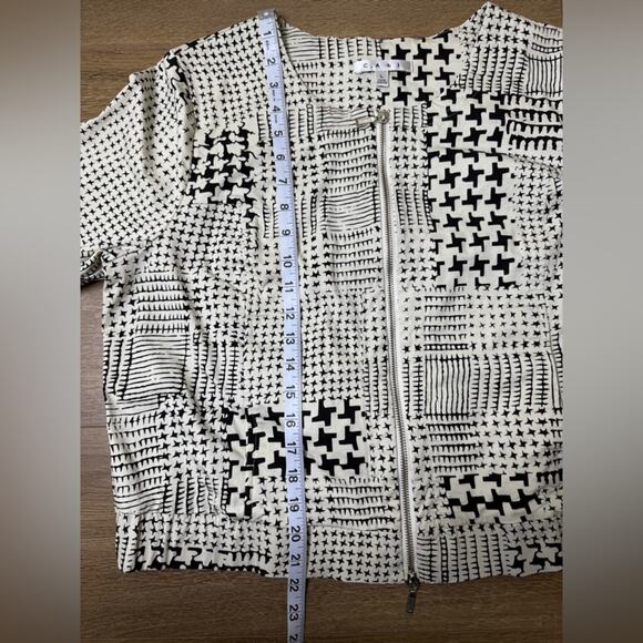 Cabi Coupe Bomber #931 Short Sleeve Black and Cream Abstract Zip Jacket Size L - Picture 13 of 14